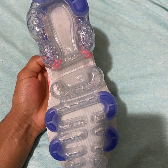 Nike Shoes - Nike vapormax fly knit